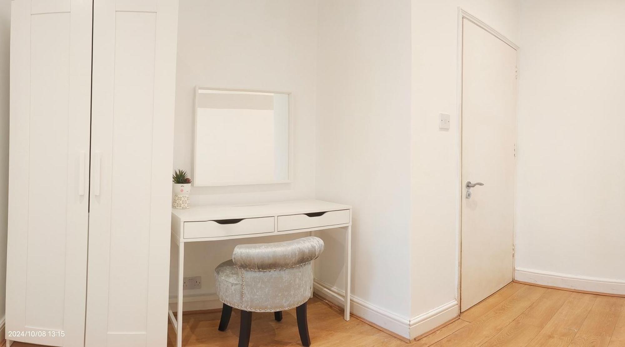 Apartament Blossom With Garden Londra